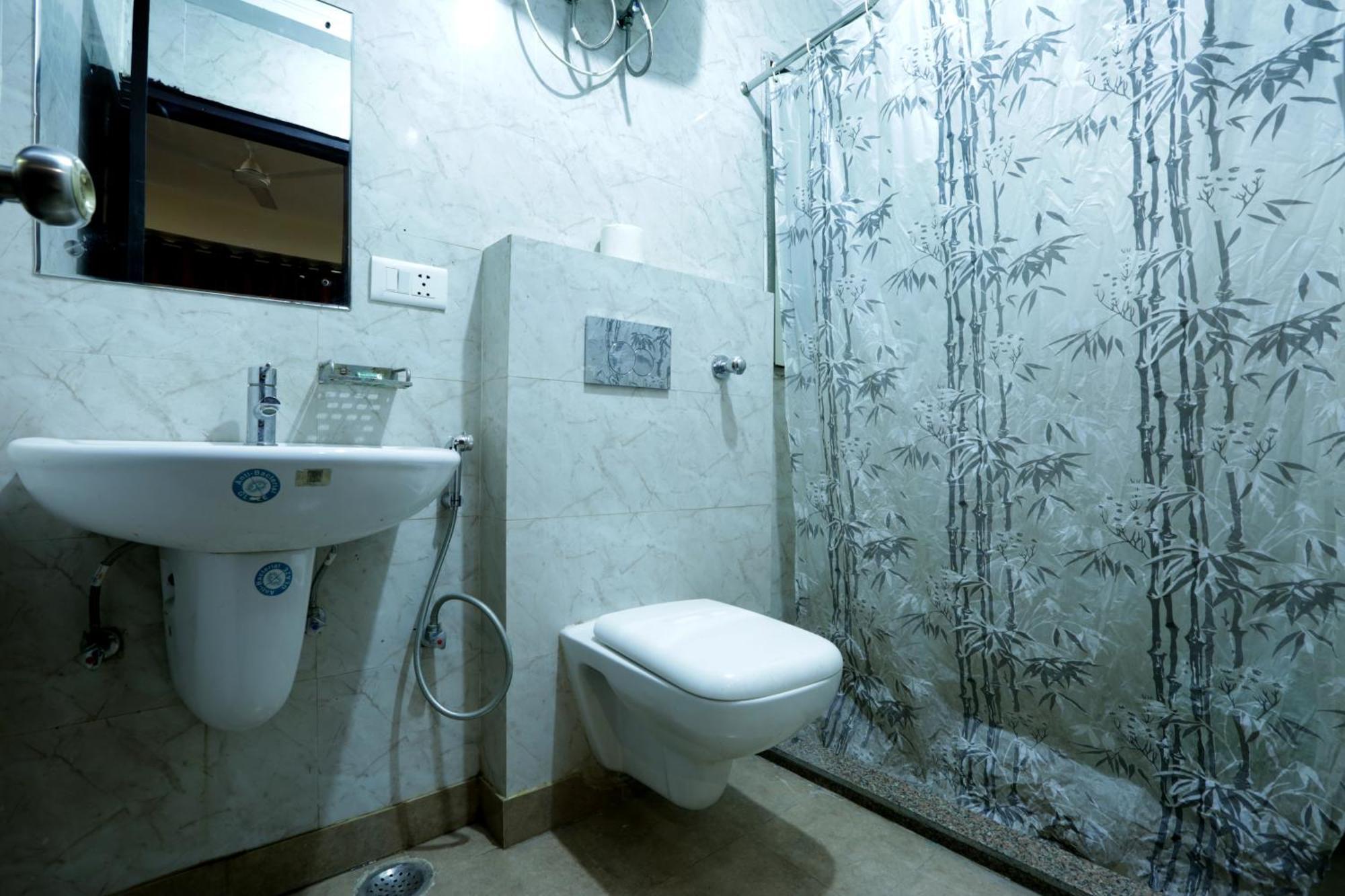 Hotel Sky Wood At Airport Nowe Delhi Zewnętrze zdjęcie