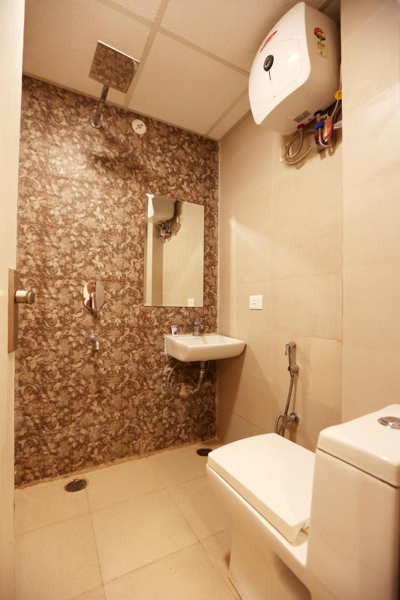 Hotel Sky Wood At Airport Nowe Delhi Zewnętrze zdjęcie